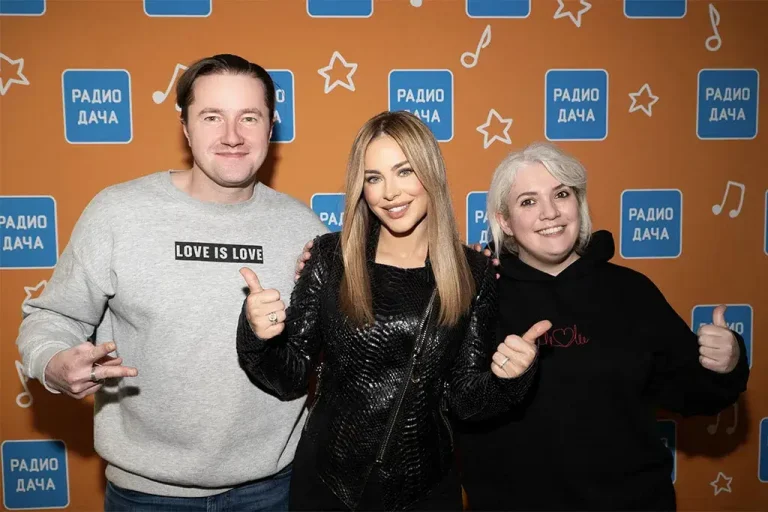 Ани Лорак в шоу «Назад! В будущее!» на «Радио Дача»