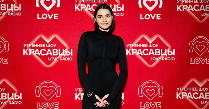 MONA в эфире Love Radio: энергия, планы и честный разговор о себе