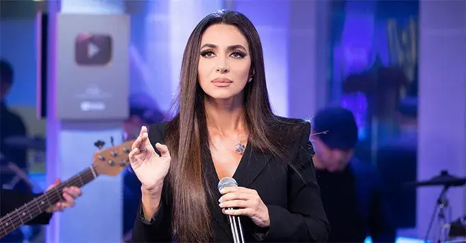 Зара по-новому исполнила песни Высоцкого в эфире «Авторадио»